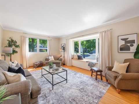 Photo 7 at 4 Gablehurst Crescent, Sullivan, Toronto