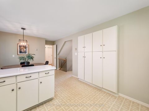 Photo 16 at 4 Gablehurst Crescent, Sullivan, Toronto