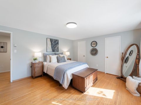 Photo 23 at 4 Gablehurst Crescent, Sullivan, Toronto
