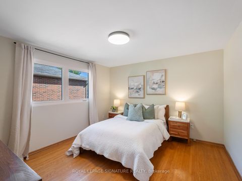 Photo 31 at 4 Gablehurst Crescent, Sullivan, Toronto