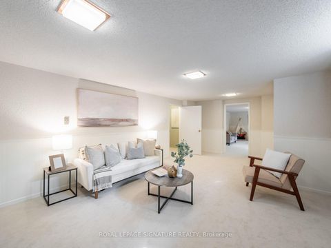 Photo 35 at 4 Gablehurst Crescent, Sullivan, Toronto