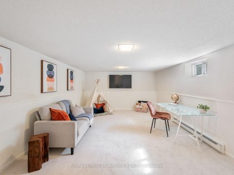 Photo 36 at 4 Gablehurst Crescent, Sullivan, Toronto