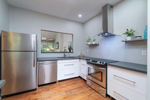 Photo 9 at 12 Sandpiper Key Way, Greensborough, Markham