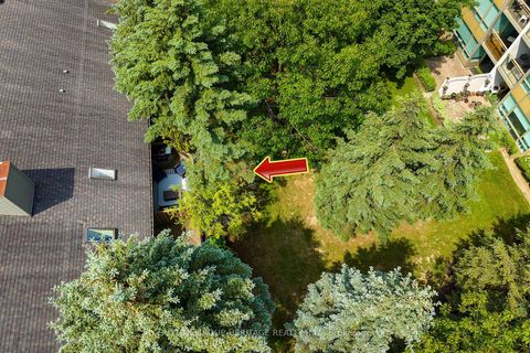 Photo 36 at 12 Sandpiper Key Way, Greensborough, Markham