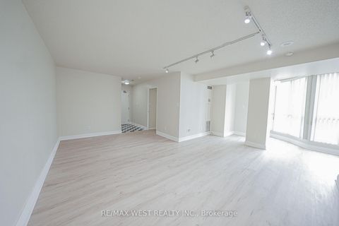 Photo 12 at 608 - 1470 Midland Avenue, Dorset Park, Toronto