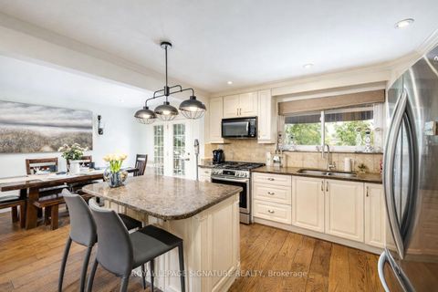 Photo 2 at 105 Catalina Drive, Guildwood, Toronto