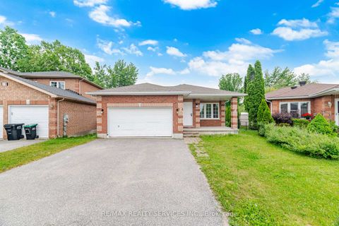 Photo 1 at 17 Sydenham Wells, Georgian Drive, Barrie
