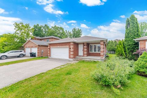 Photo 4 at 17 Sydenham Wells, Georgian Drive, Barrie