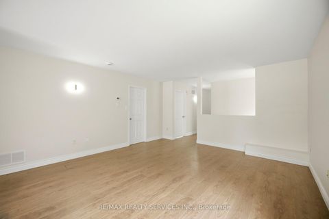 Photo 11 at 17 Sydenham Wells, Georgian Drive, Barrie