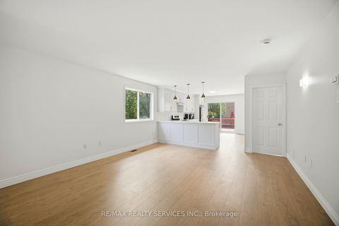 Photo 12 at 17 Sydenham Wells, Georgian Drive, Barrie