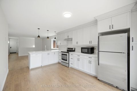 Photo 16 at 17 Sydenham Wells, Georgian Drive, Barrie