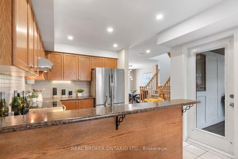 Photo 14 at 7 - 25 West Deane Park Drive, West Deane, Toronto