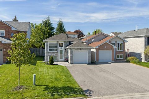 Photo 2 at 6 Herriman Street, Bowmanville, Clarington