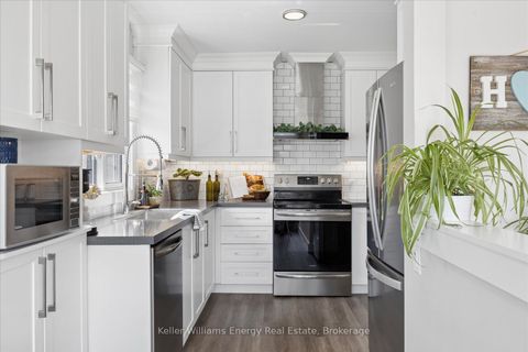 Photo 4 at 6 Herriman Street, Bowmanville, Clarington