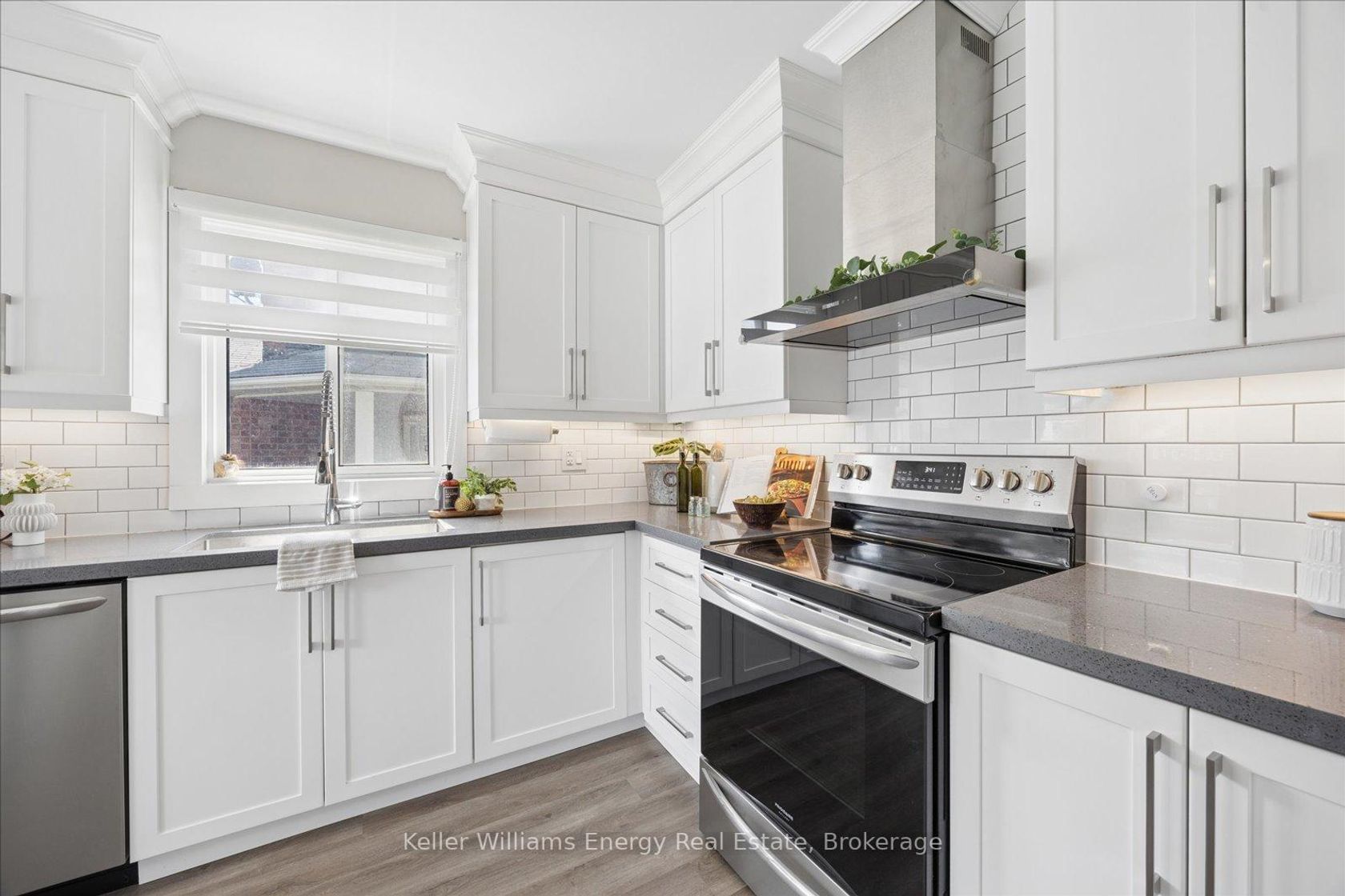6 Herriman Street, Bowmanville, Clarington 