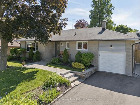 Photo 1 at 744 Glengrove Street, Northglen, Oshawa
