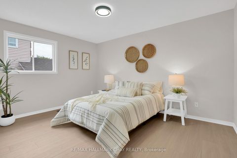 Photo 17 at 121 Huronia Road, Painswick North, Barrie