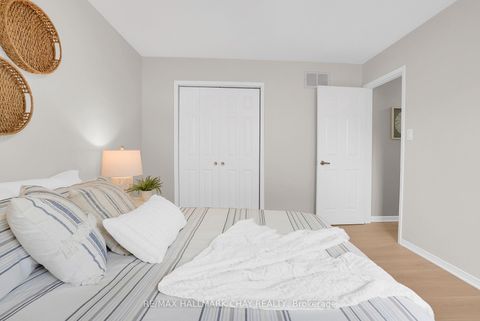 Photo 19 at 121 Huronia Road, Painswick North, Barrie