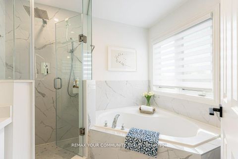 Photo 16 at 35 Laurelbank Crescent, Keswick North, Georgina