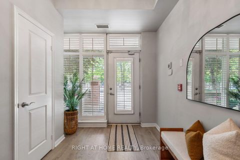 Photo 1 at 9 Bastion Street, Niagara, Toronto