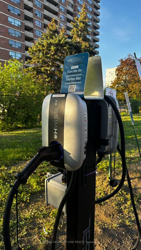 Photo 5 at 905 - 2645 Kipling Avenue, Jamestown, Toronto
