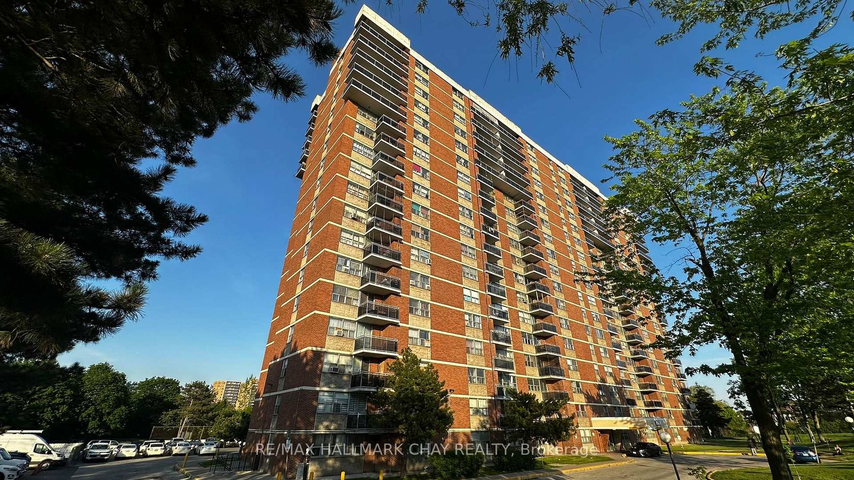 905 - 2645 Kipling Avenue, Jamestown, Toronto 
