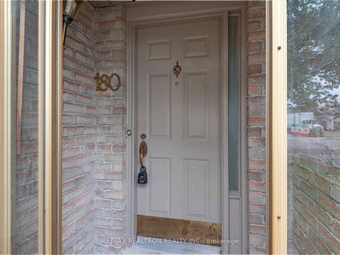 Photo 1 at 180 Observatory Lane, Observatory, Richmond Hill