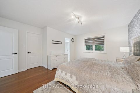Photo 16 at 908 Oaktree Crescent, Summerhill Estates, Newmarket
