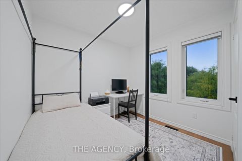 Photo 21 at 908 Oaktree Crescent, Summerhill Estates, Newmarket