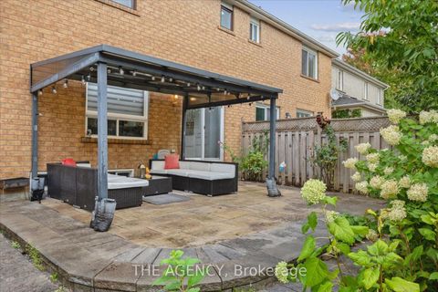 Photo 26 at 908 Oaktree Crescent, Summerhill Estates, Newmarket