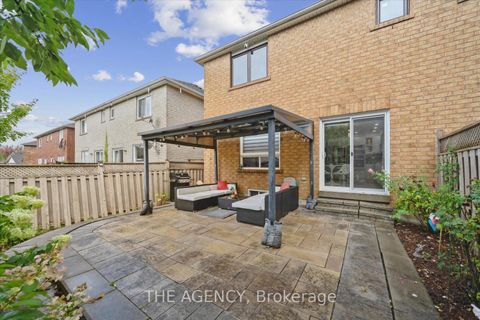 Photo 27 at 908 Oaktree Crescent, Summerhill Estates, Newmarket