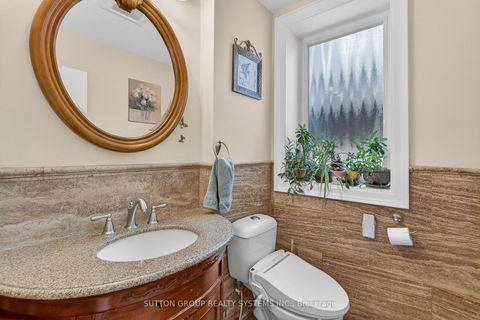 Photo 11 at 32 Green Lanes, City Centre West, Toronto