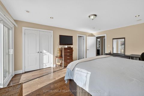 Photo 13 at 32 Green Lanes, City Centre West, Toronto