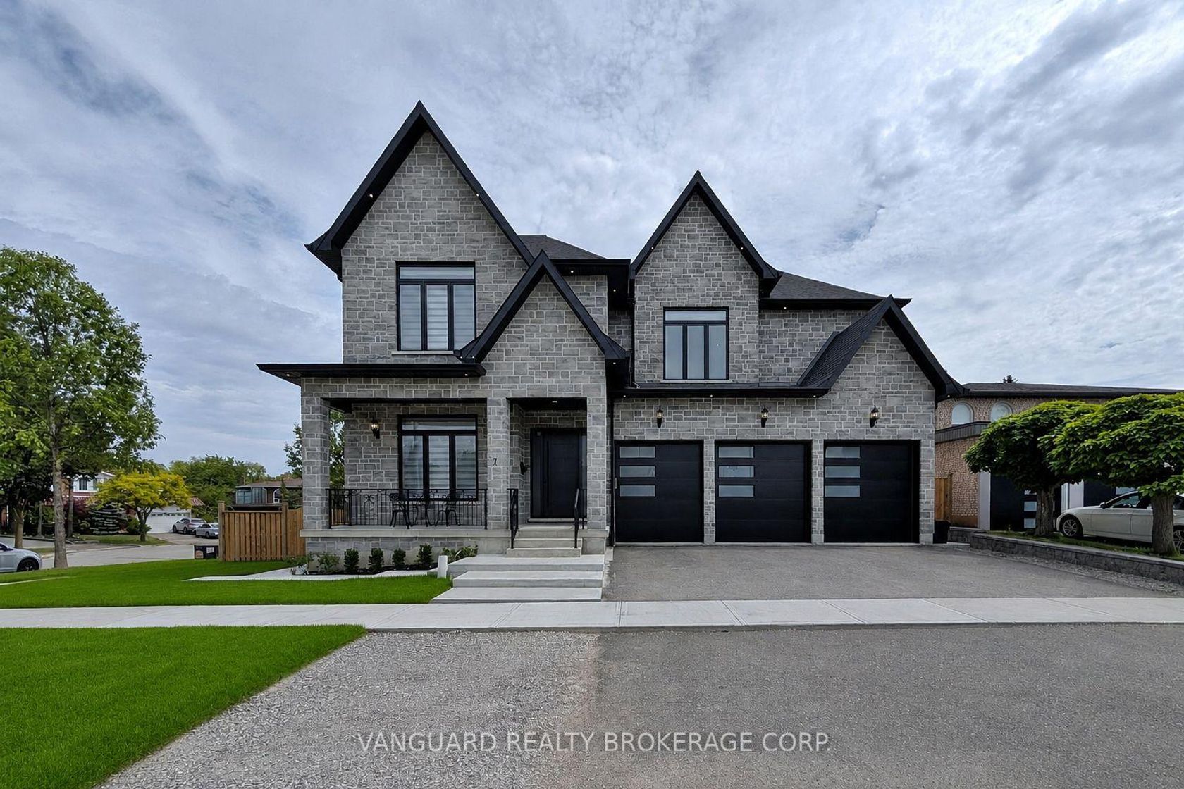 7 Houston Road, West Woodbridge, Vaughan photo number 2