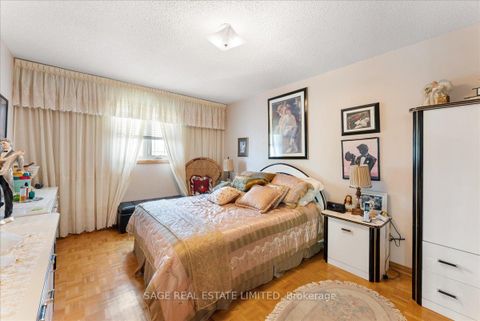 Photo 27 at 116 Butterfield Crescent, Maple, Vaughan