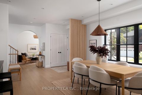 Photo 2 at 25 Hunt Club Drive, Cliffside, Toronto