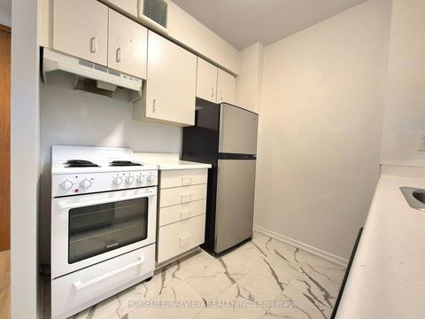 Photo 13 at 607 - 44 St Joseph Street, Bay Street Corridor, Toronto