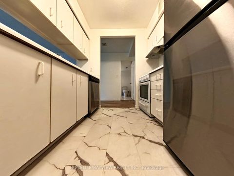 Photo 14 at 607 - 44 St Joseph Street, Bay Street Corridor, Toronto