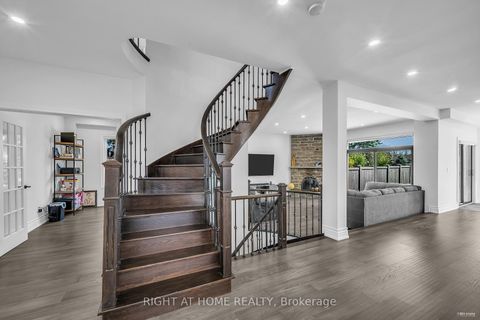 Photo 6 at 1092 Stonehaven Avenue, Wyndham, Newmarket