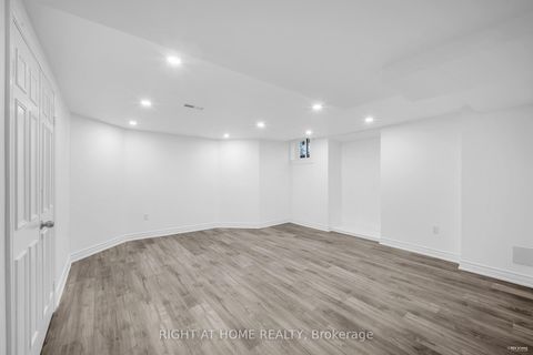Photo 26 at 1092 Stonehaven Avenue, Wyndham, Newmarket