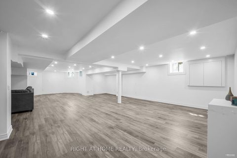Photo 28 at 1092 Stonehaven Avenue, Wyndham, Newmarket