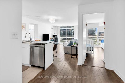Photo 4 at 911 - 397 Front Street W, Waterfront Communities C1, Toronto
