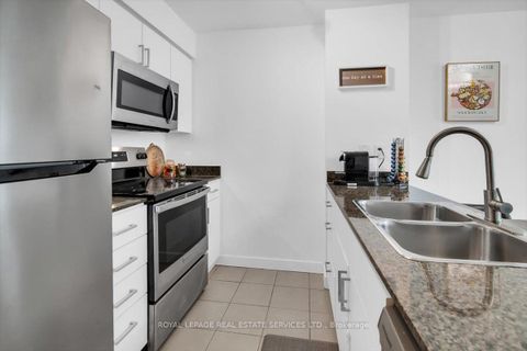 Photo 6 at 911 - 397 Front Street W, Waterfront Communities C1, Toronto