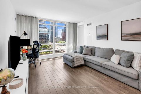 Photo 9 at 911 - 397 Front Street W, Waterfront Communities C1, Toronto