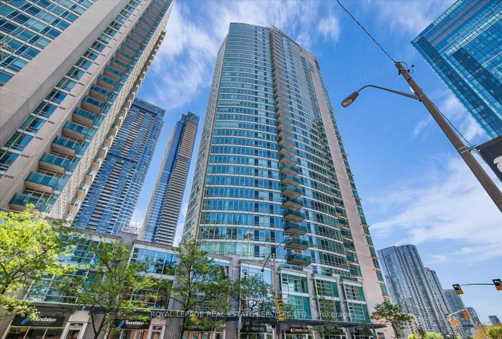 911 - 397 Front Street W, Waterfront Communities C1, Toronto photo number 2