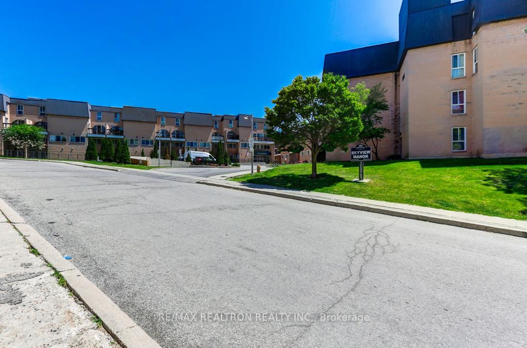 1045 - 100 Mornelle Court, Morningside, Toronto photo number 2