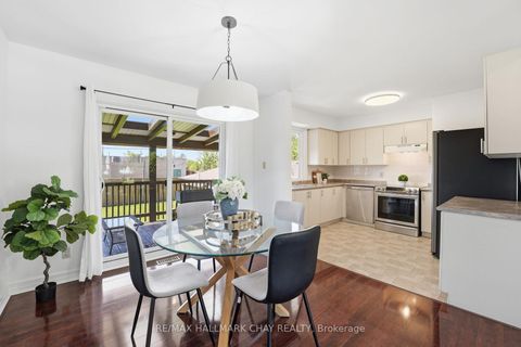 Photo 6 at 420 Fernleigh Circle S, Crosby, Richmond Hill