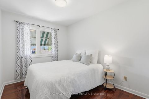 Photo 11 at 420 Fernleigh Circle S, Crosby, Richmond Hill