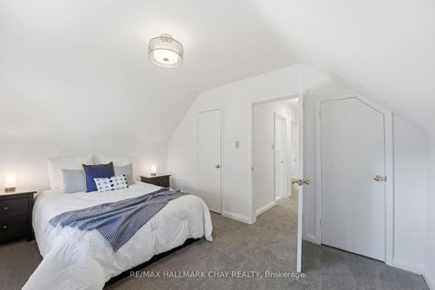 Photo 12 at 420 Fernleigh Circle S, Crosby, Richmond Hill