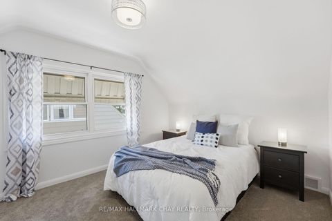 Photo 13 at 420 Fernleigh Circle S, Crosby, Richmond Hill